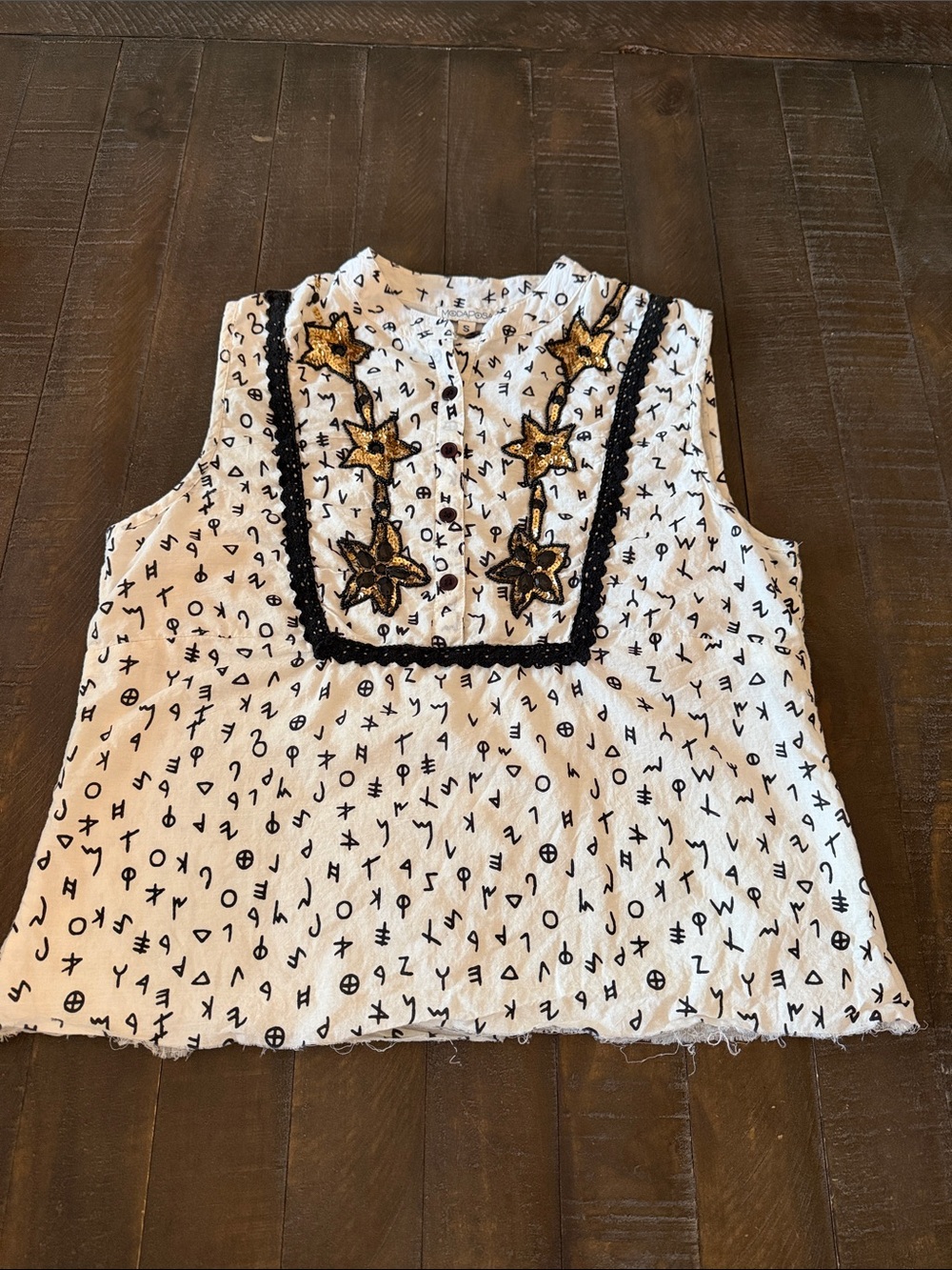 Moda Posa White Embroidered Star Bib top- White with Black & Gold Accents. CUT